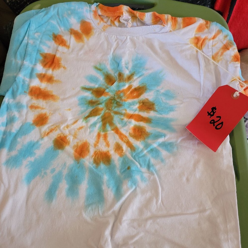 Spiral tye die tee